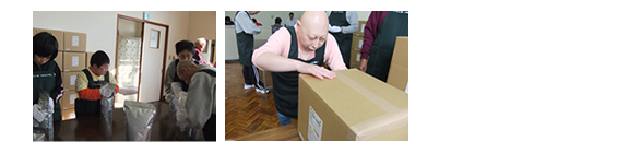 【製品の梱包作業】